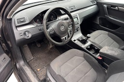 ruskea (beige) Volkswagen Passat 2011 kuva 3.