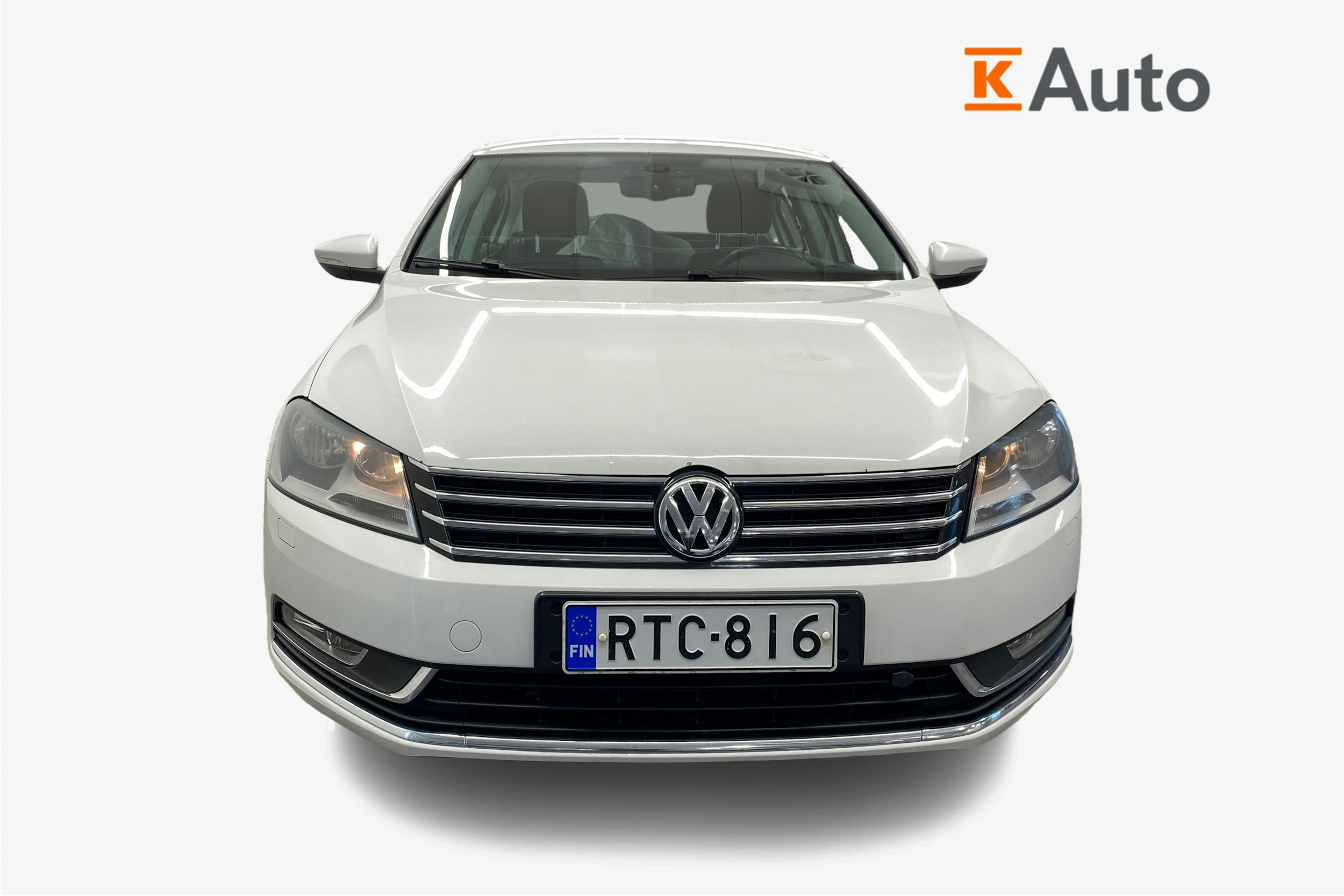 valkoinen Volkswagen Passat 2011 kuva 5.