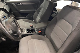 valkoinen Volkswagen Passat 2011 kuva 10.