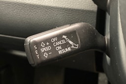 valkoinen Volkswagen Passat 2011 kuva 19.