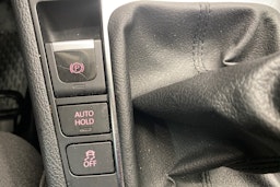 valkoinen Volkswagen Passat 2011 kuva 21.