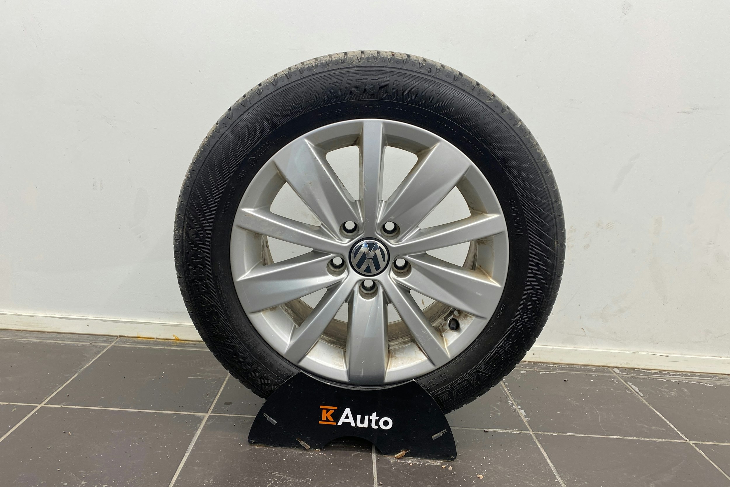 valkoinen Volkswagen Passat 2011 kuva 22.