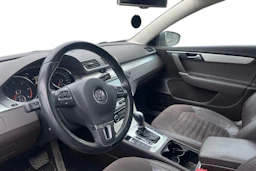 harmaa Volkswagen Passat 2011 kuva 3.
