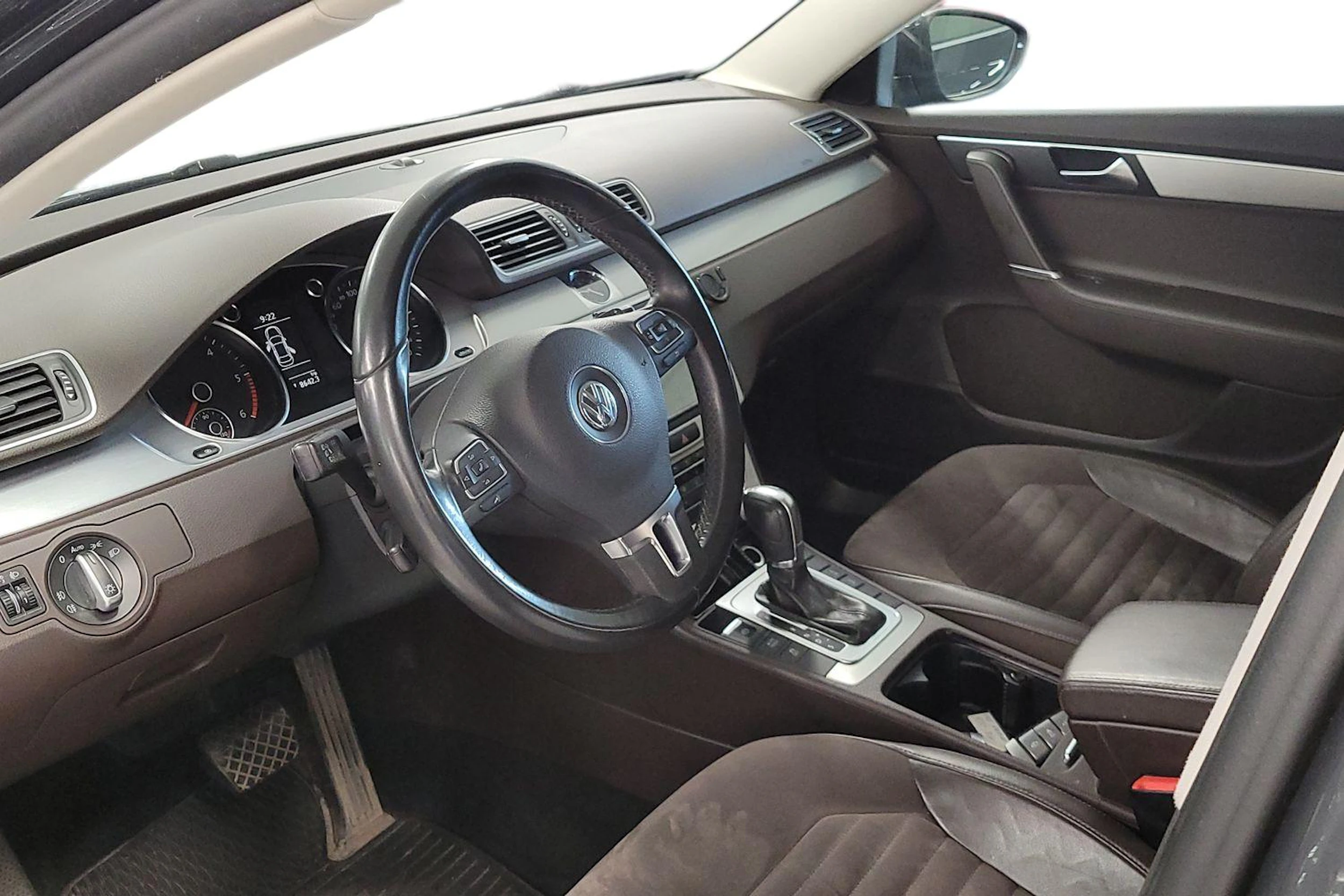 harmaa Volkswagen Passat 2011 kuva 8.