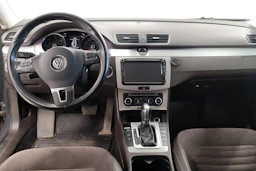 harmaa Volkswagen Passat 2011 kuva 9.