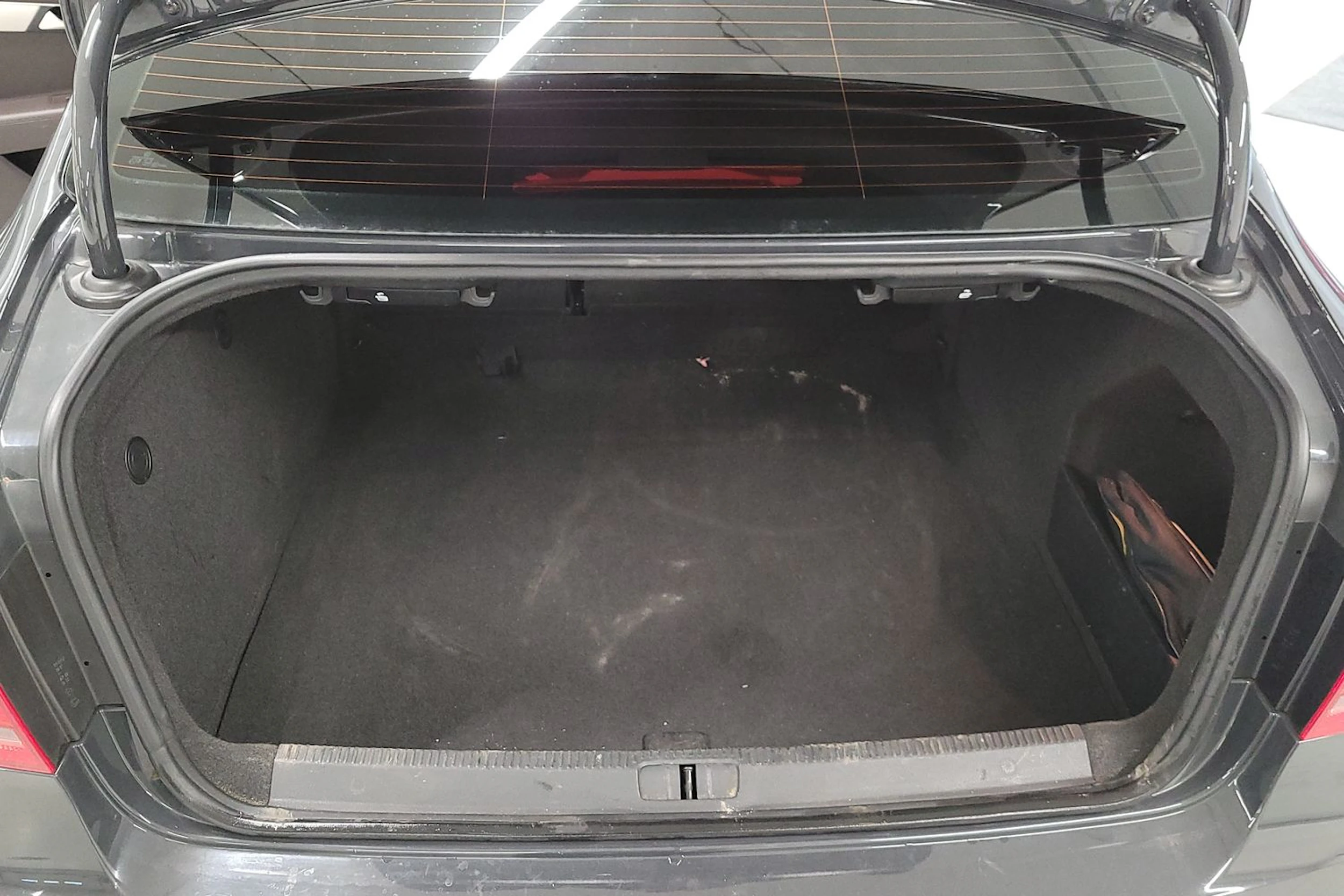 harmaa Volkswagen Passat 2011 kuva 16.