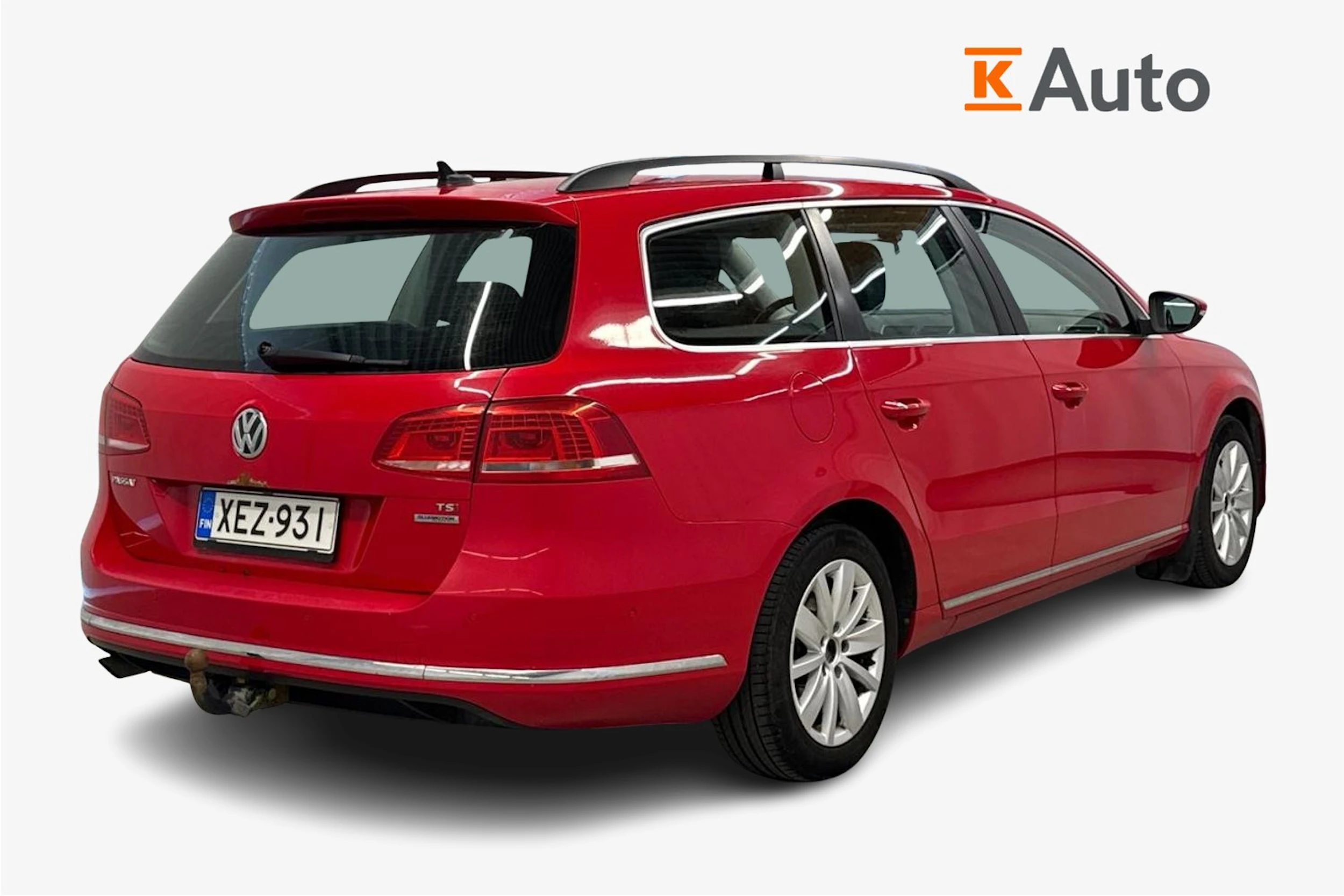 punainen Volkswagen Passat 2011 kuva 2.