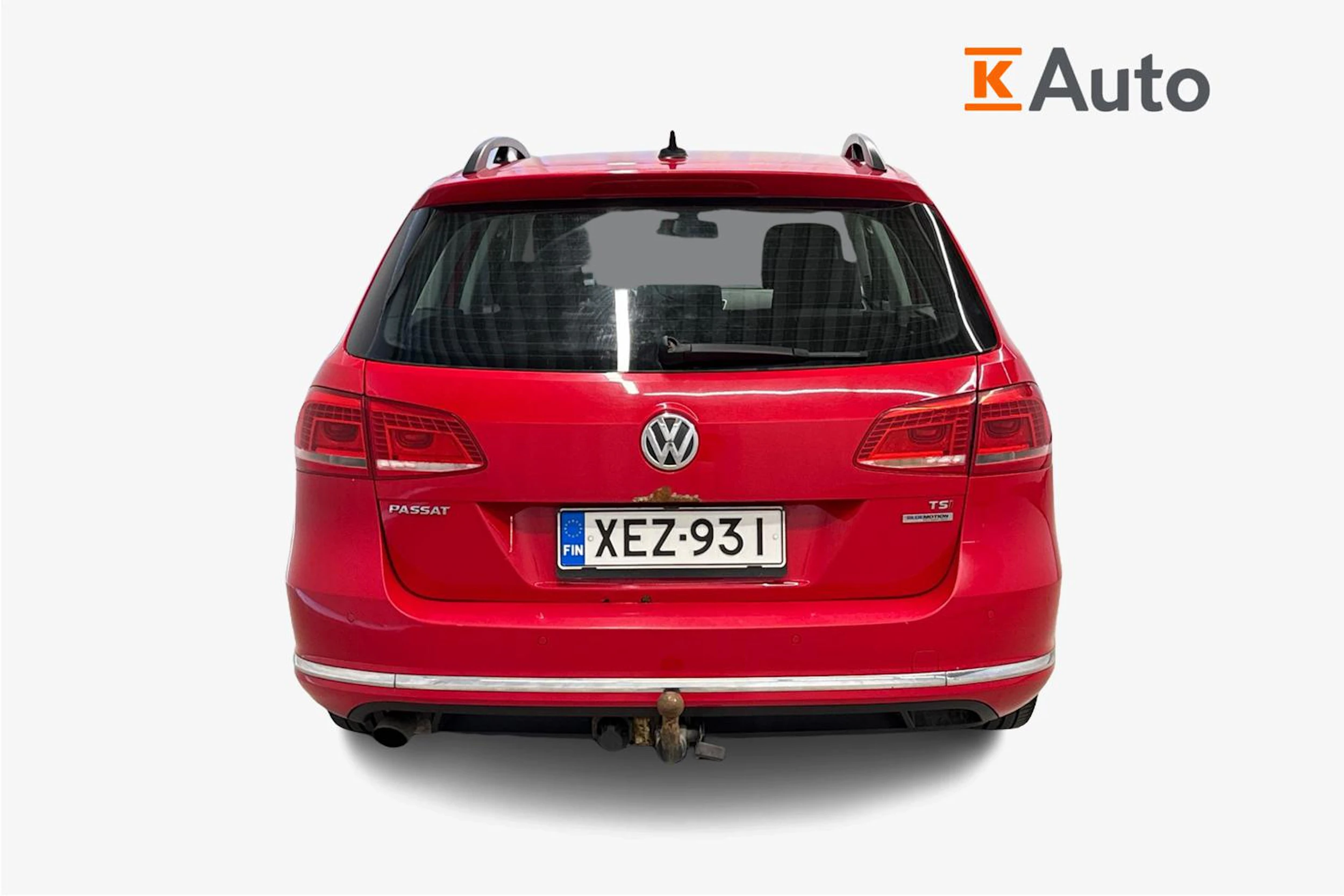 punainen Volkswagen Passat 2011 kuva 3.