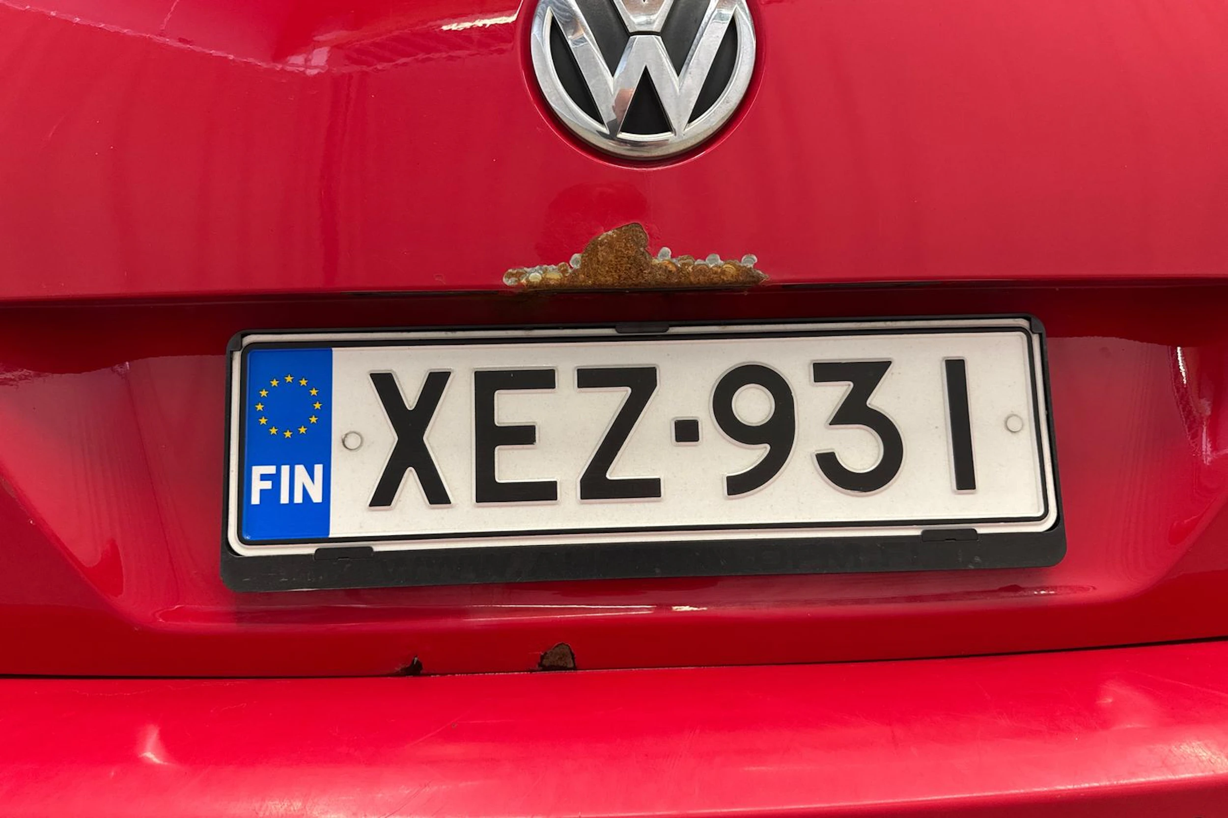 punainen Volkswagen Passat 2011 kuva 18.