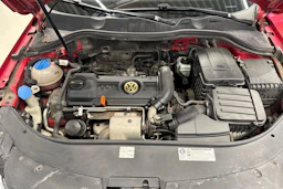 punainen Volkswagen Passat 2011 kuva 34.
