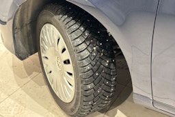 sininen Volkswagen Passat 2011 kuva 13.