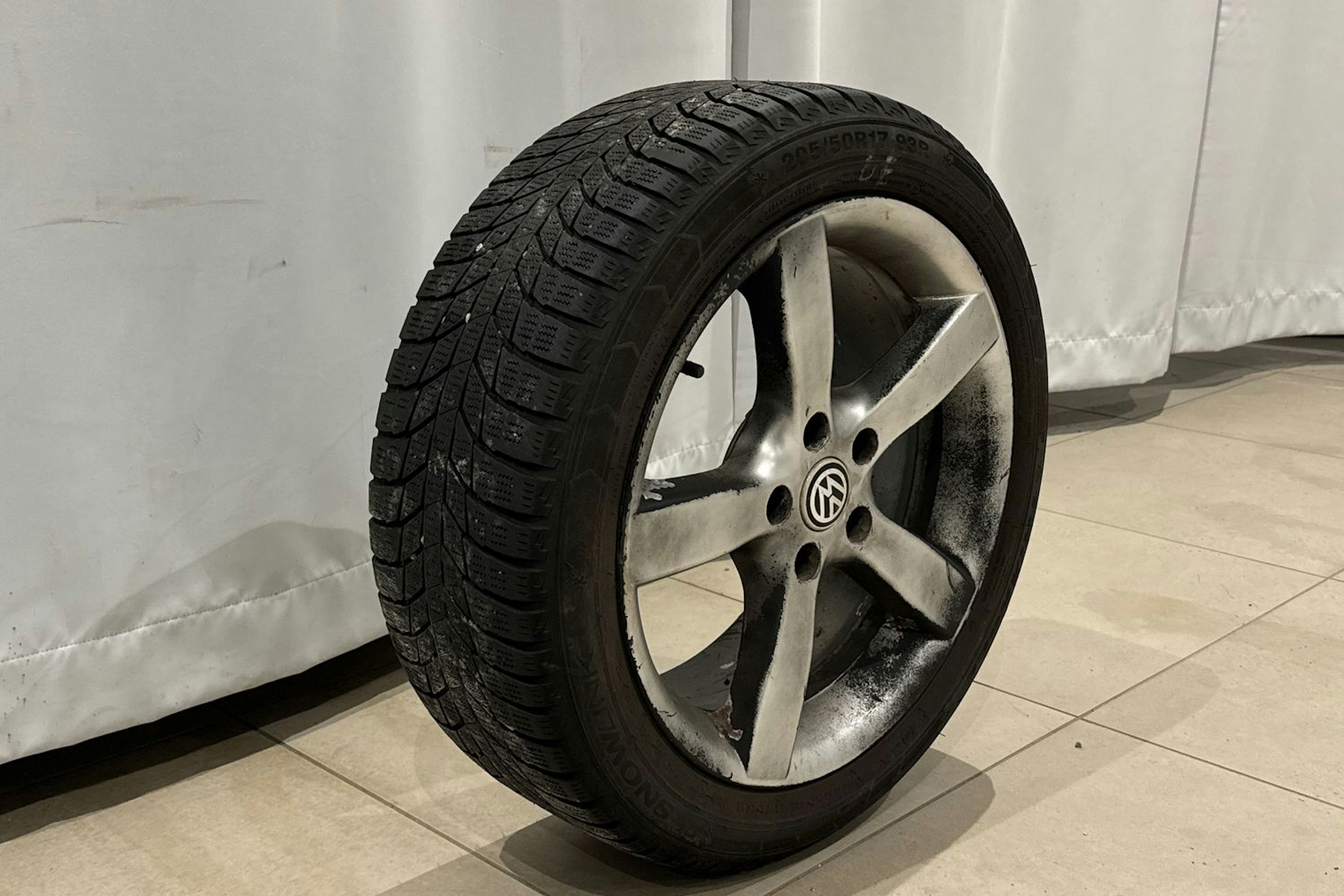 sininen Volkswagen Passat 2011 kuva 14.