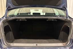 sininen Volkswagen Passat 2011 kuva 15.