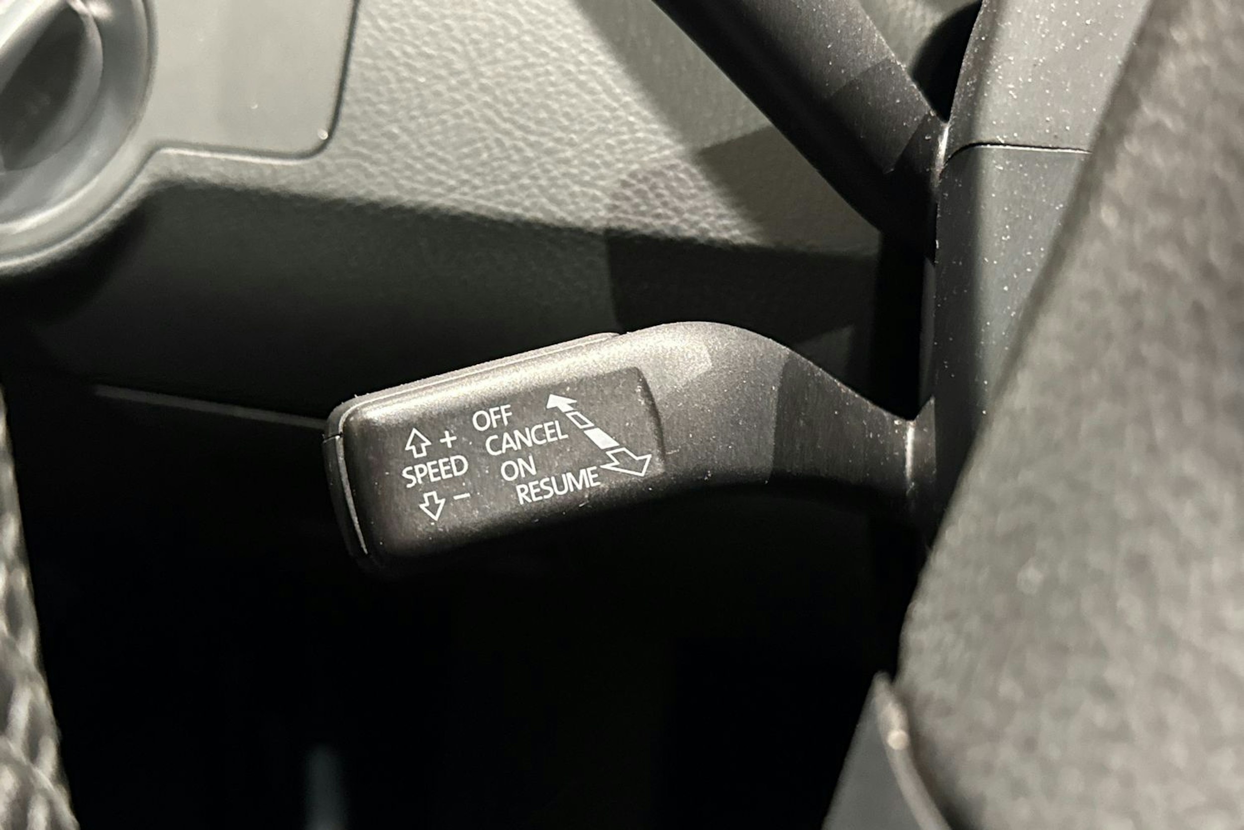 sininen Volkswagen Passat 2011 kuva 18.