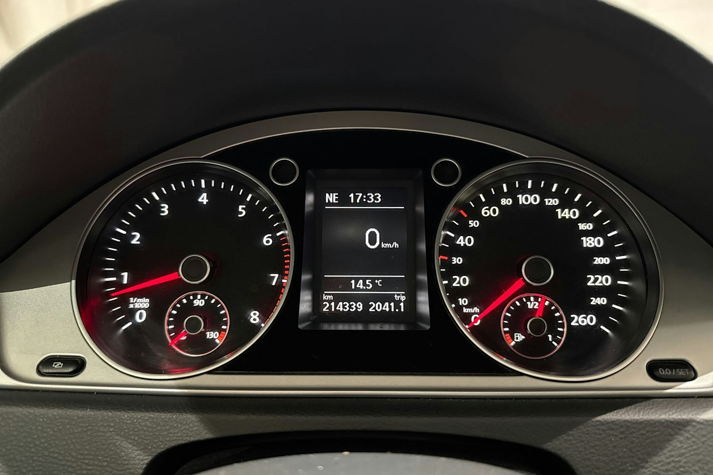 sininen Volkswagen Passat 2011 kuva 19.