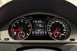 sininen Volkswagen Passat 2011 kuva 19.