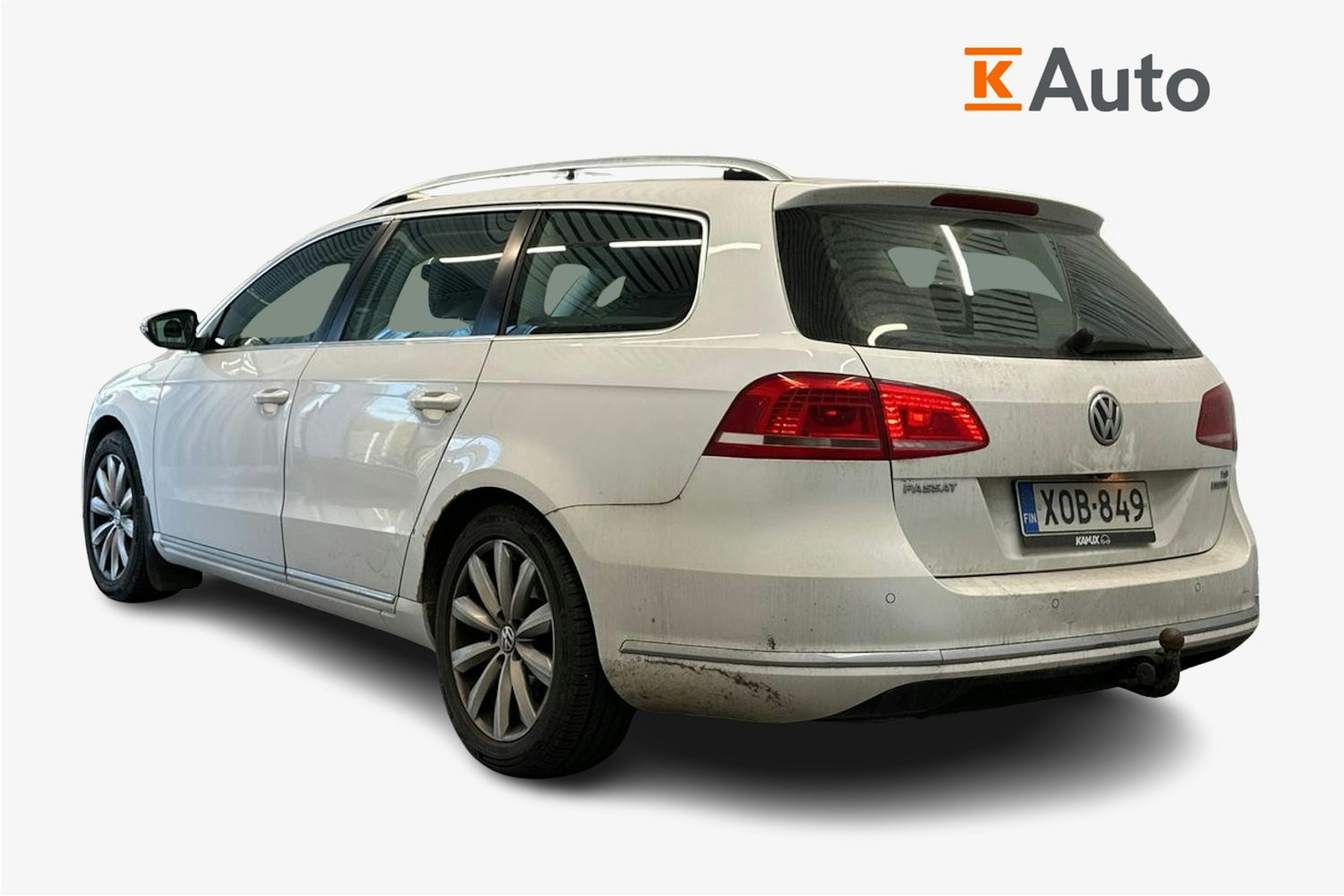 valkoinen Volkswagen Passat 2011 kuva 2.