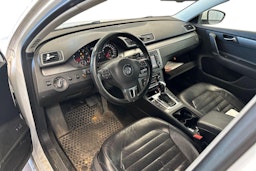 valkoinen Volkswagen Passat 2011 kuva 3.