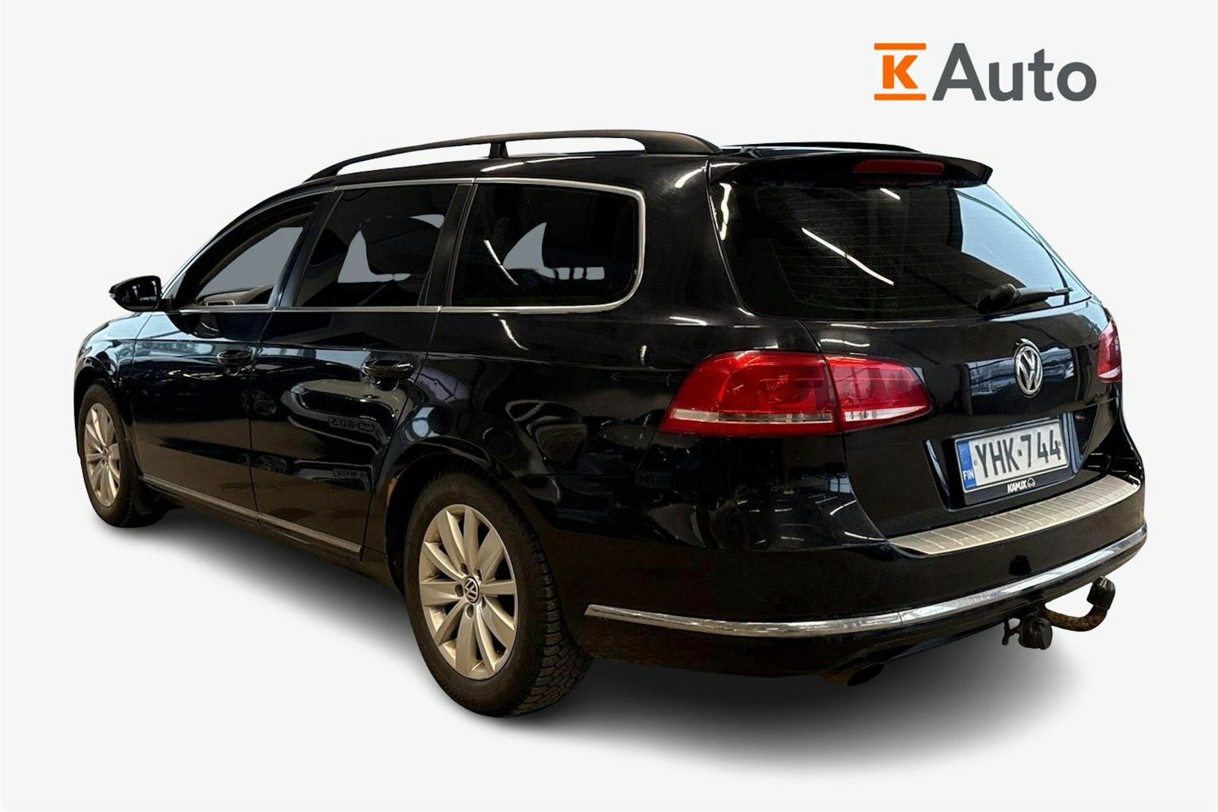 Musta Volkswagen PASSAT 2011 kuva 2.