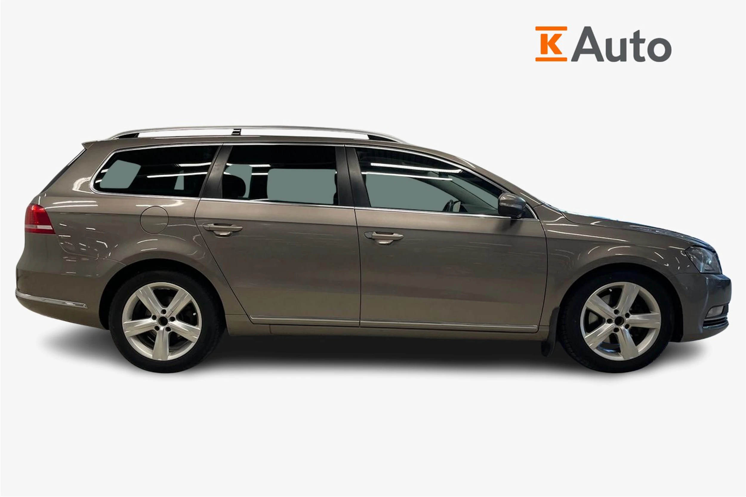 Ruskea (beige) Volkswagen Passat 2011 kuva 5.