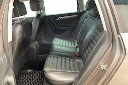 Ruskea (beige) Volkswagen Passat 2011 kuva 8.