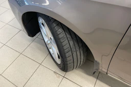 Ruskea (beige) Volkswagen Passat 2011 kuva 10.
