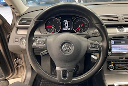 Ruskea (beige) Volkswagen Passat 2011 kuva 11.
