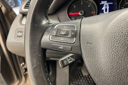 Ruskea (beige) Volkswagen Passat 2011 kuva 13.