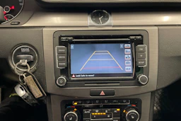 Ruskea (beige) Volkswagen Passat 2011 kuva 14.