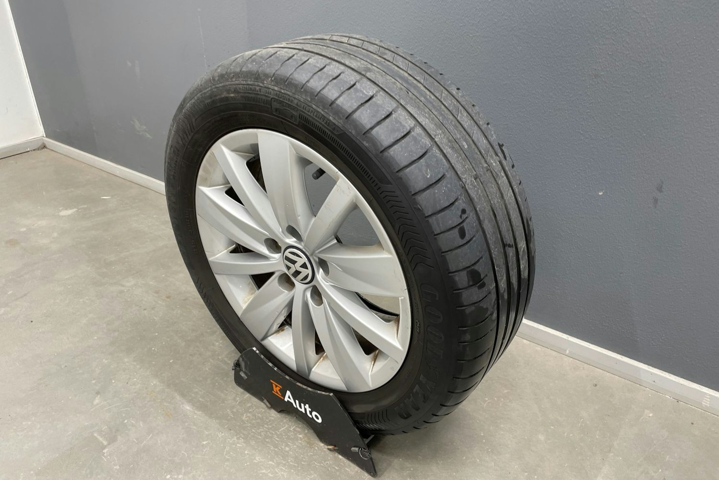 Sininen Volkswagen PASSAT 2012 kuva 11.