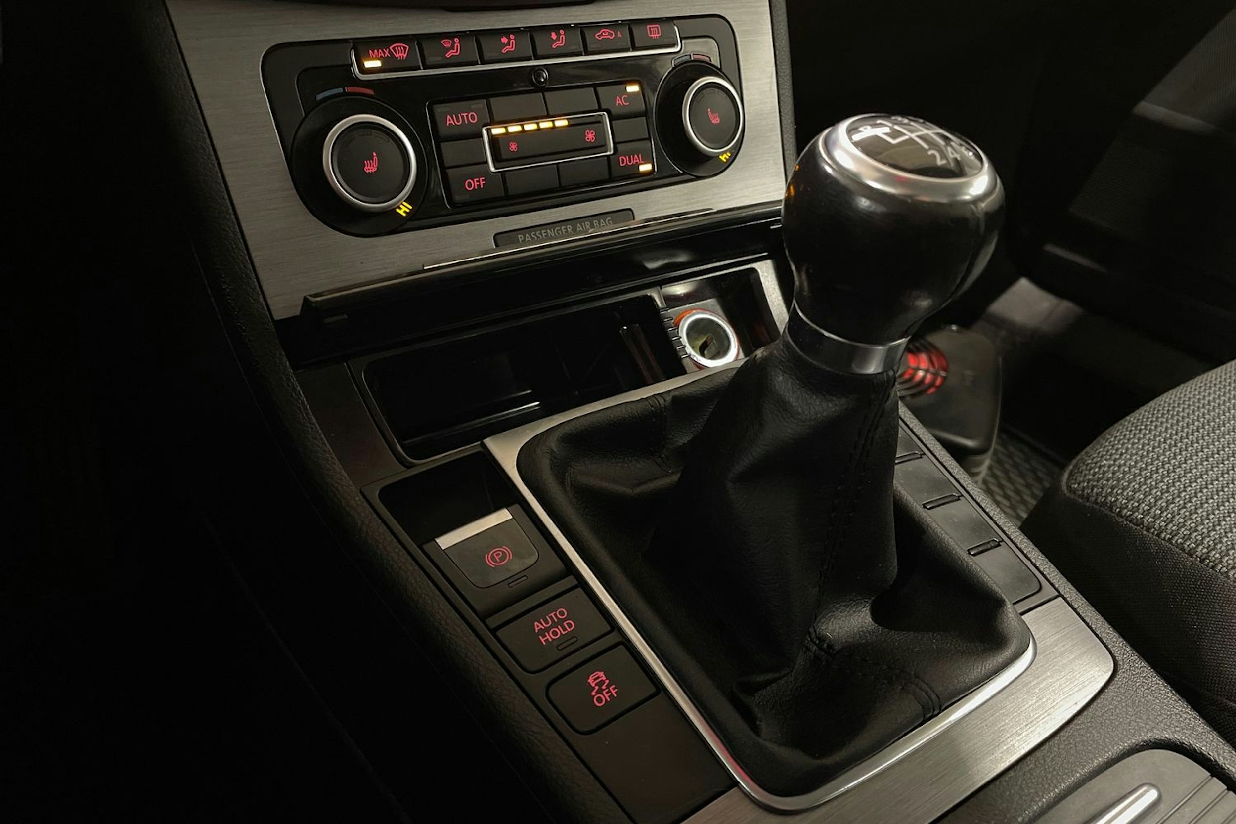 Sininen Volkswagen PASSAT 2012 kuva 15.