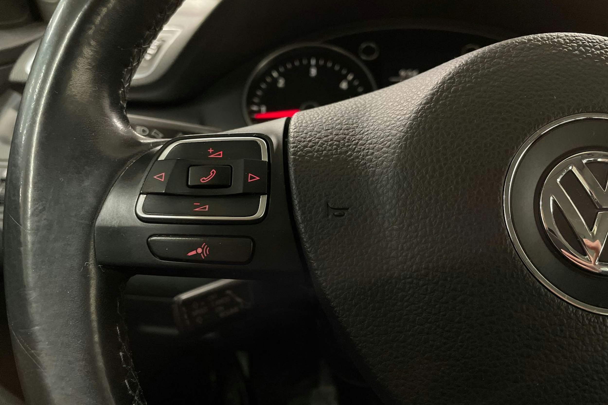 Sininen Volkswagen PASSAT 2012 kuva 17.