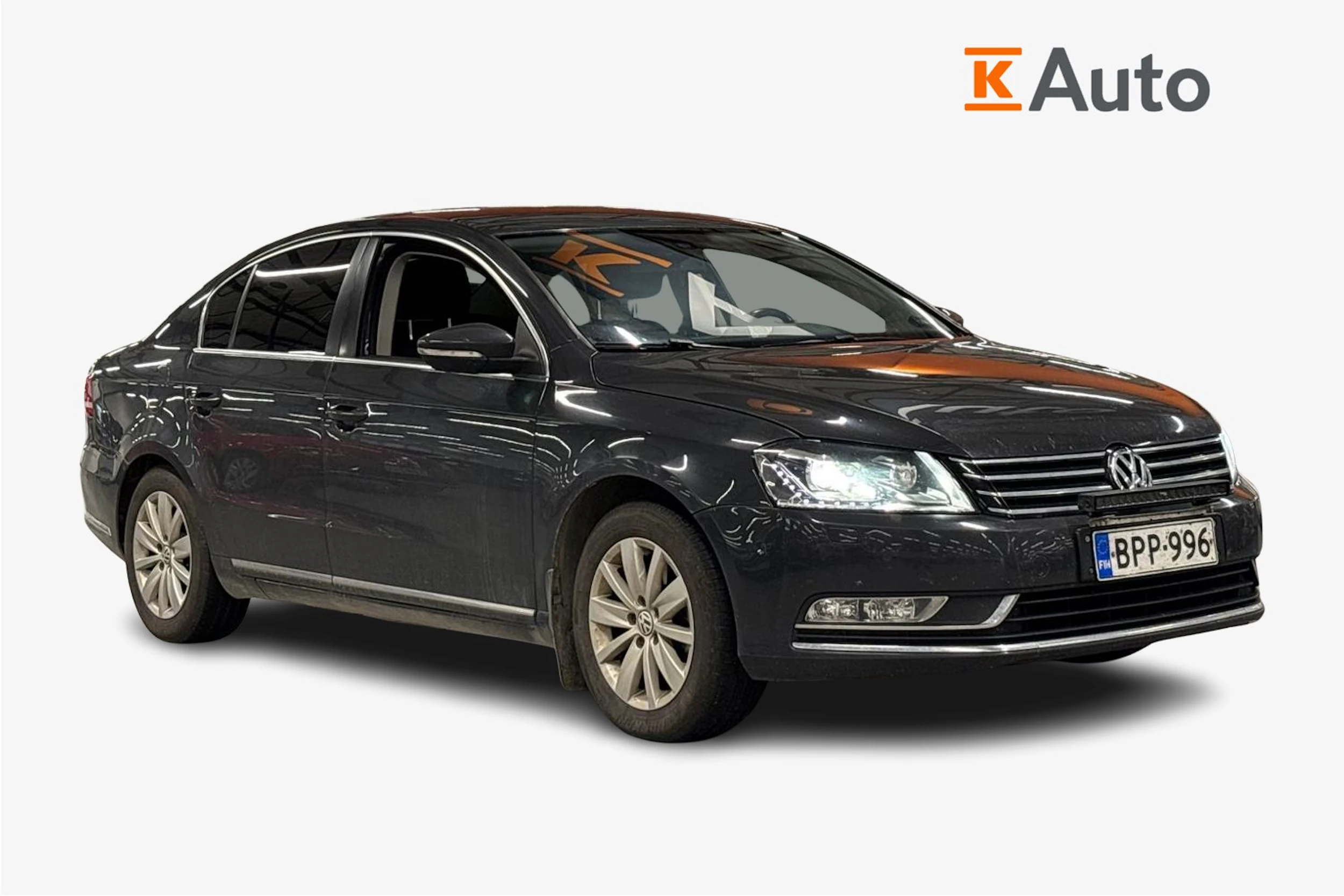 harmaa Volkswagen Passat 2012 kuva 1.