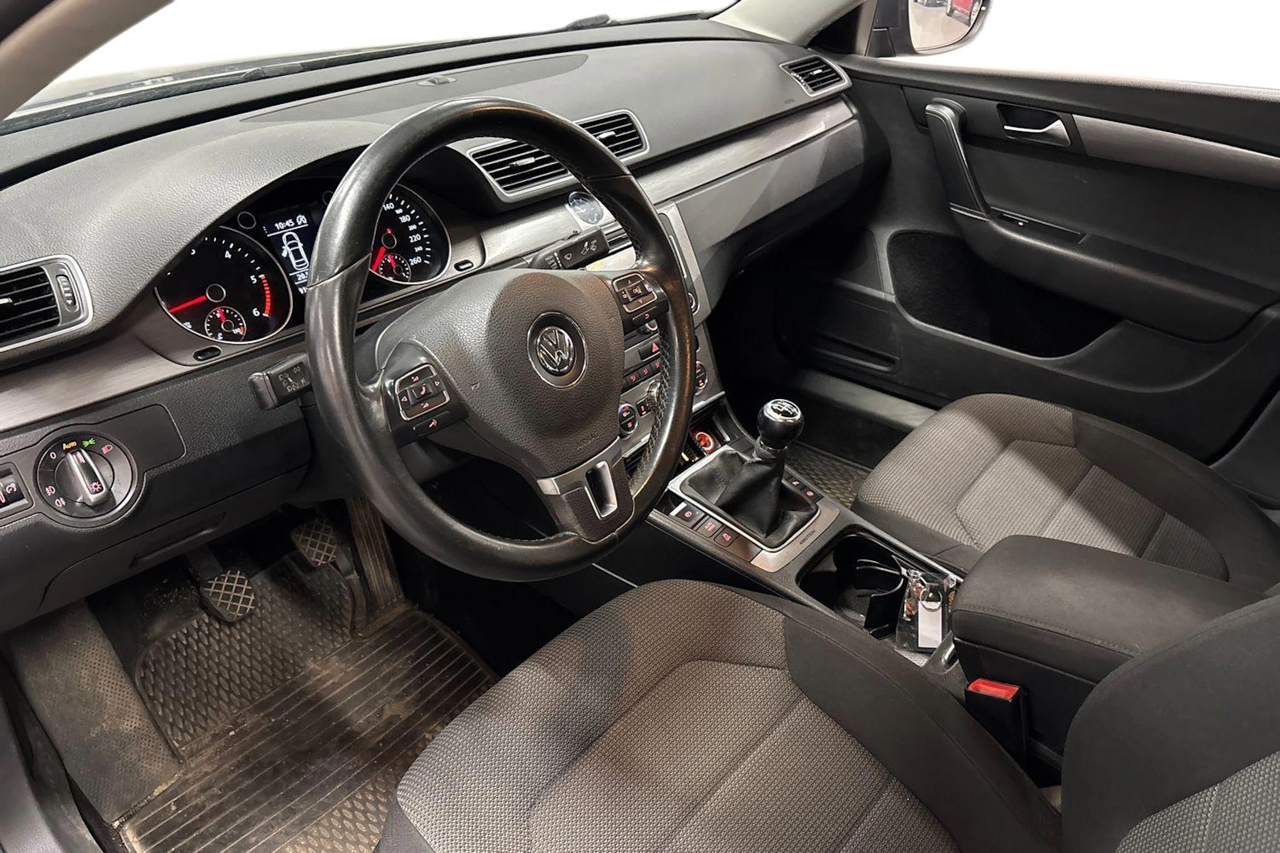 harmaa Volkswagen Passat 2012 kuva 3.