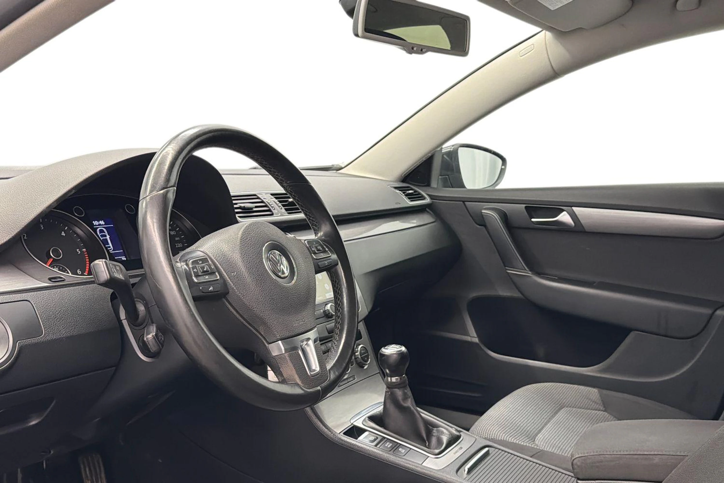 harmaa Volkswagen Passat 2012 kuva 6.