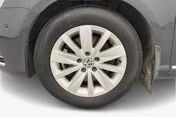 harmaa Volkswagen Passat 2012 kuva 9.