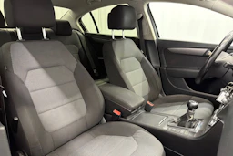 harmaa Volkswagen Passat 2012 kuva 11.