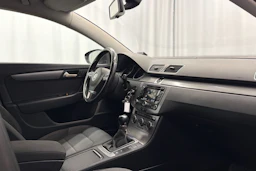 harmaa Volkswagen Passat 2012 kuva 12.