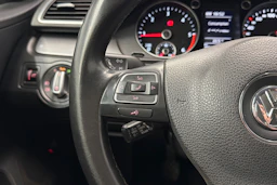 harmaa Volkswagen Passat 2012 kuva 16.