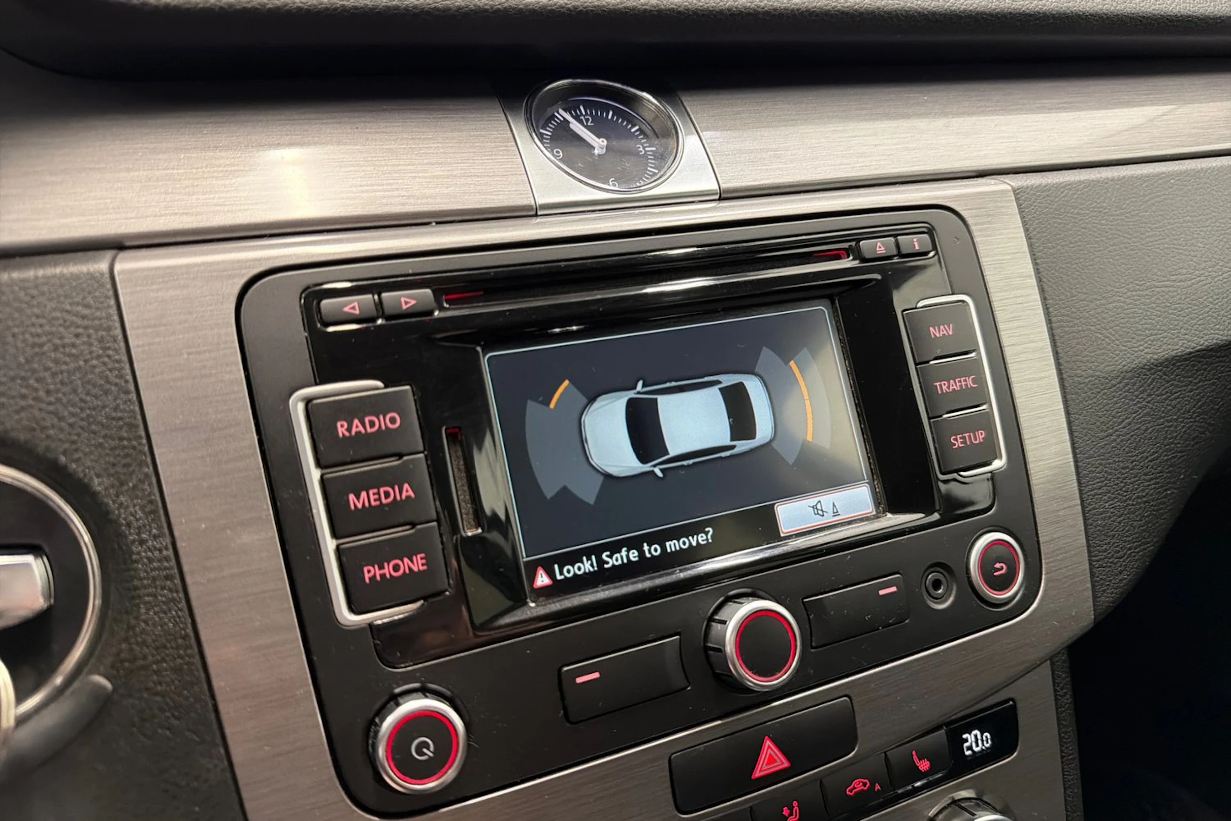 harmaa Volkswagen Passat 2012 kuva 20.