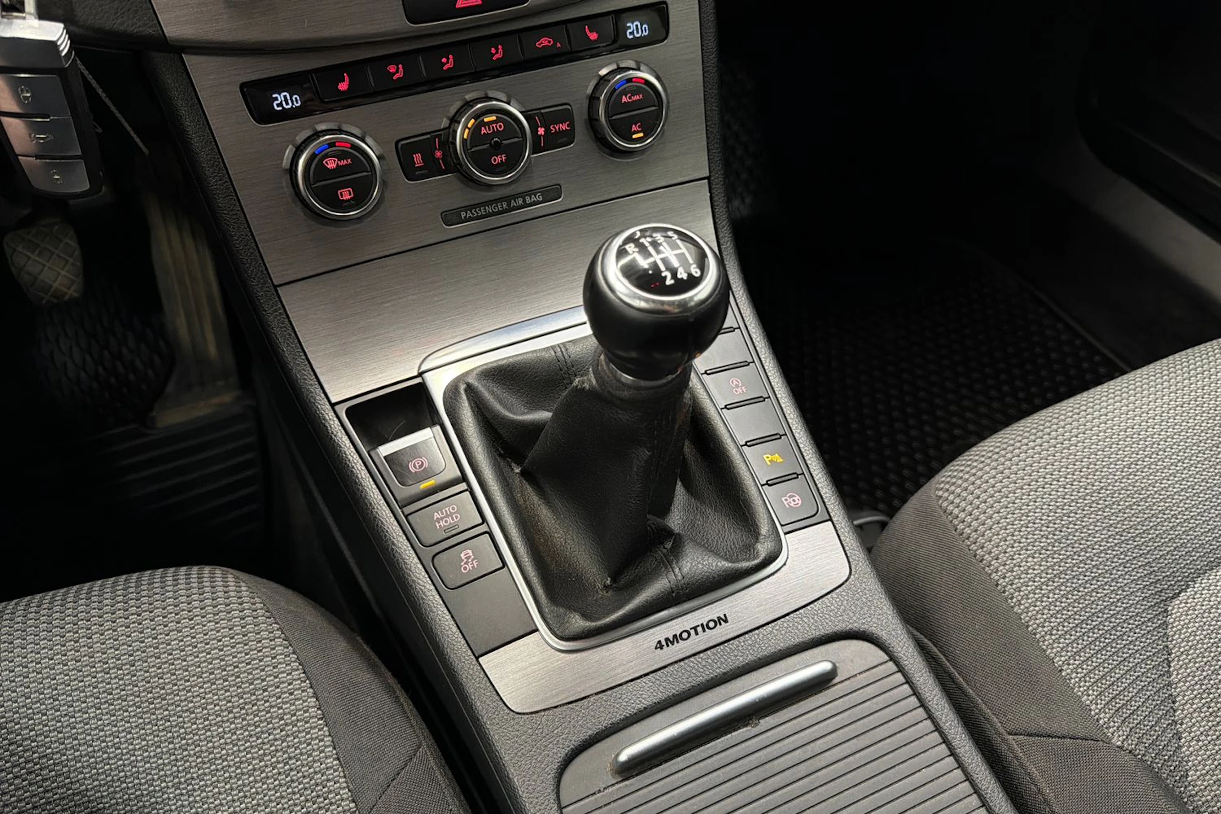 harmaa Volkswagen Passat 2012 kuva 21.