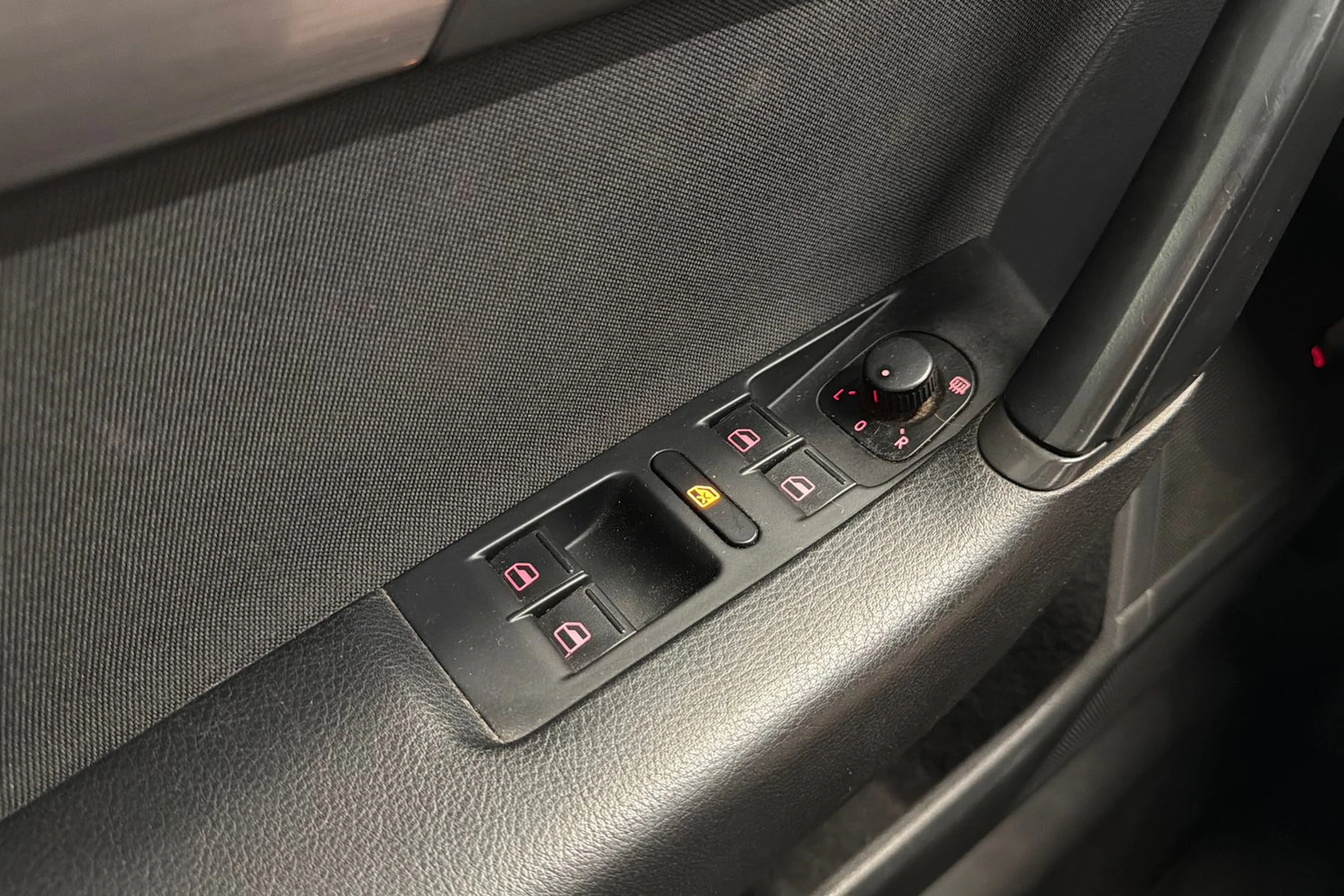 harmaa Volkswagen Passat 2012 kuva 22.