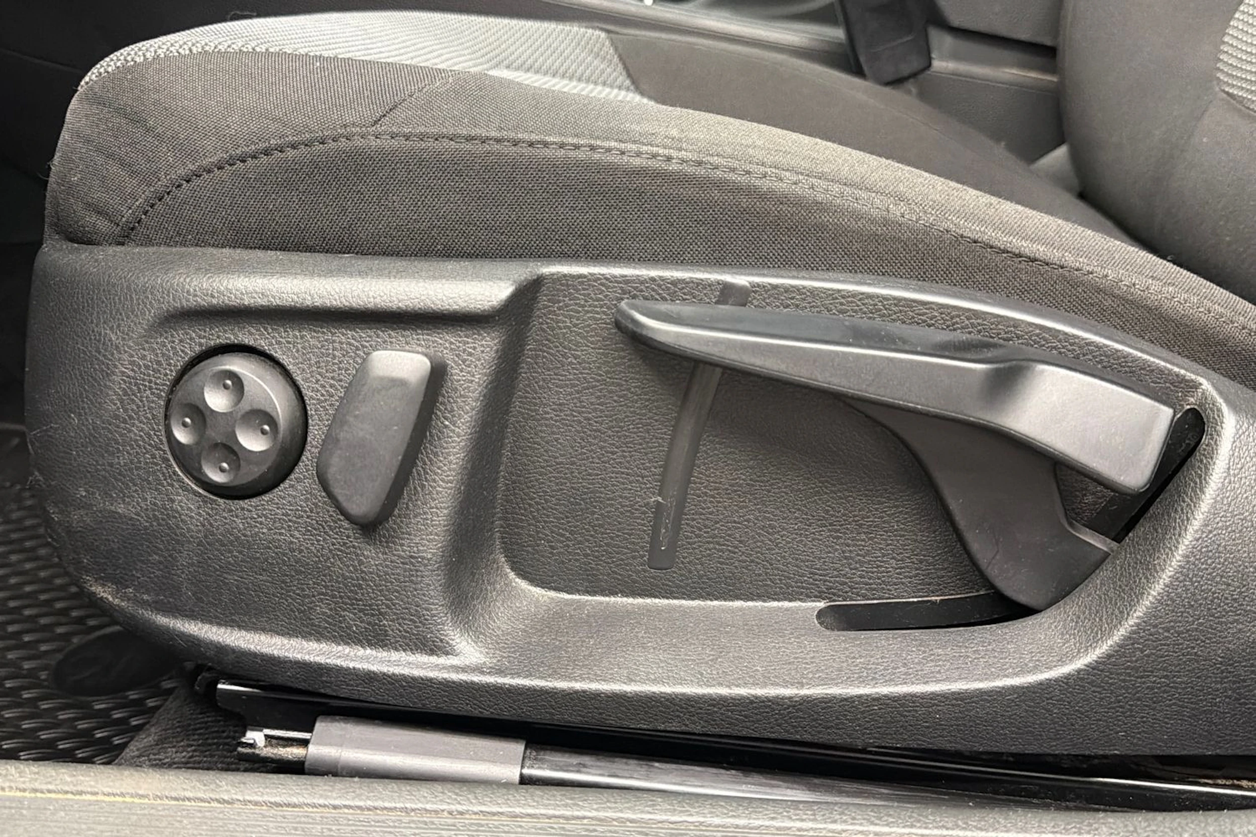harmaa Volkswagen Passat 2012 kuva 24.