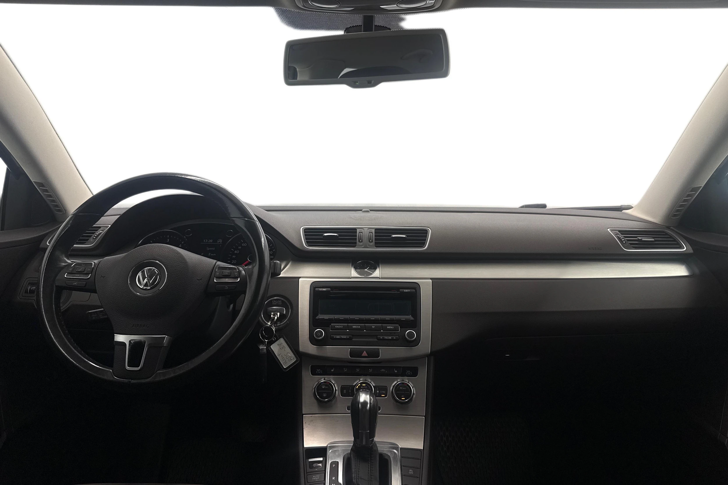 Ruskea (beige) Volkswagen PASSAT 2012 kuva 9.
