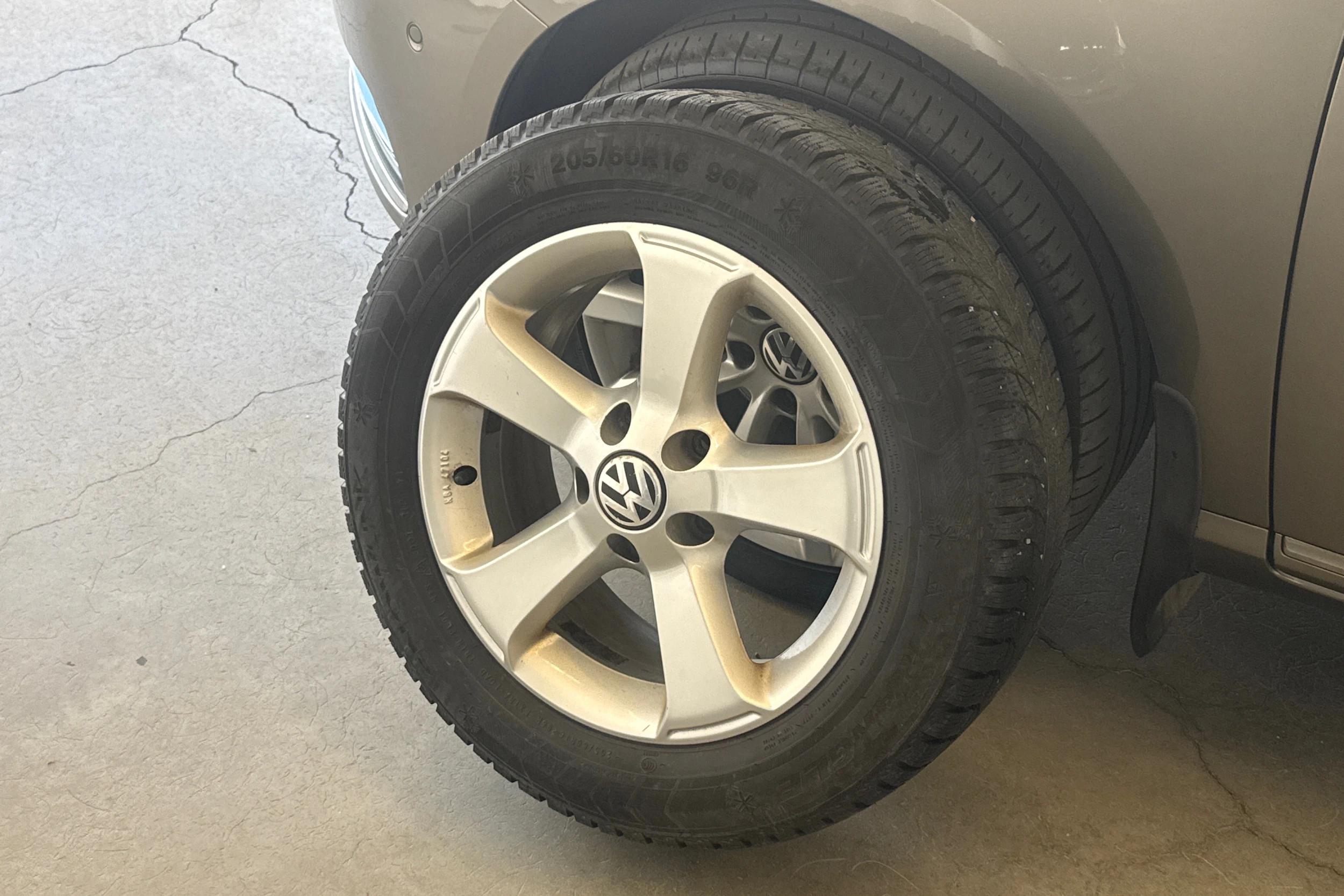 Ruskea (beige) Volkswagen PASSAT 2012 kuva 13.