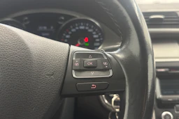 Ruskea (beige) Volkswagen PASSAT 2012 kuva 17.