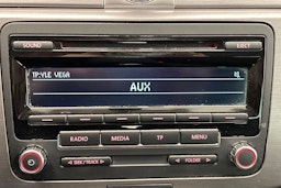 valkoinen Volkswagen Passat 2012 kuva 19.