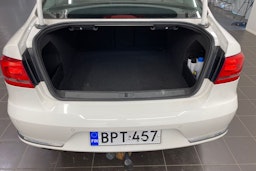 valkoinen Volkswagen Passat 2012 kuva 22.