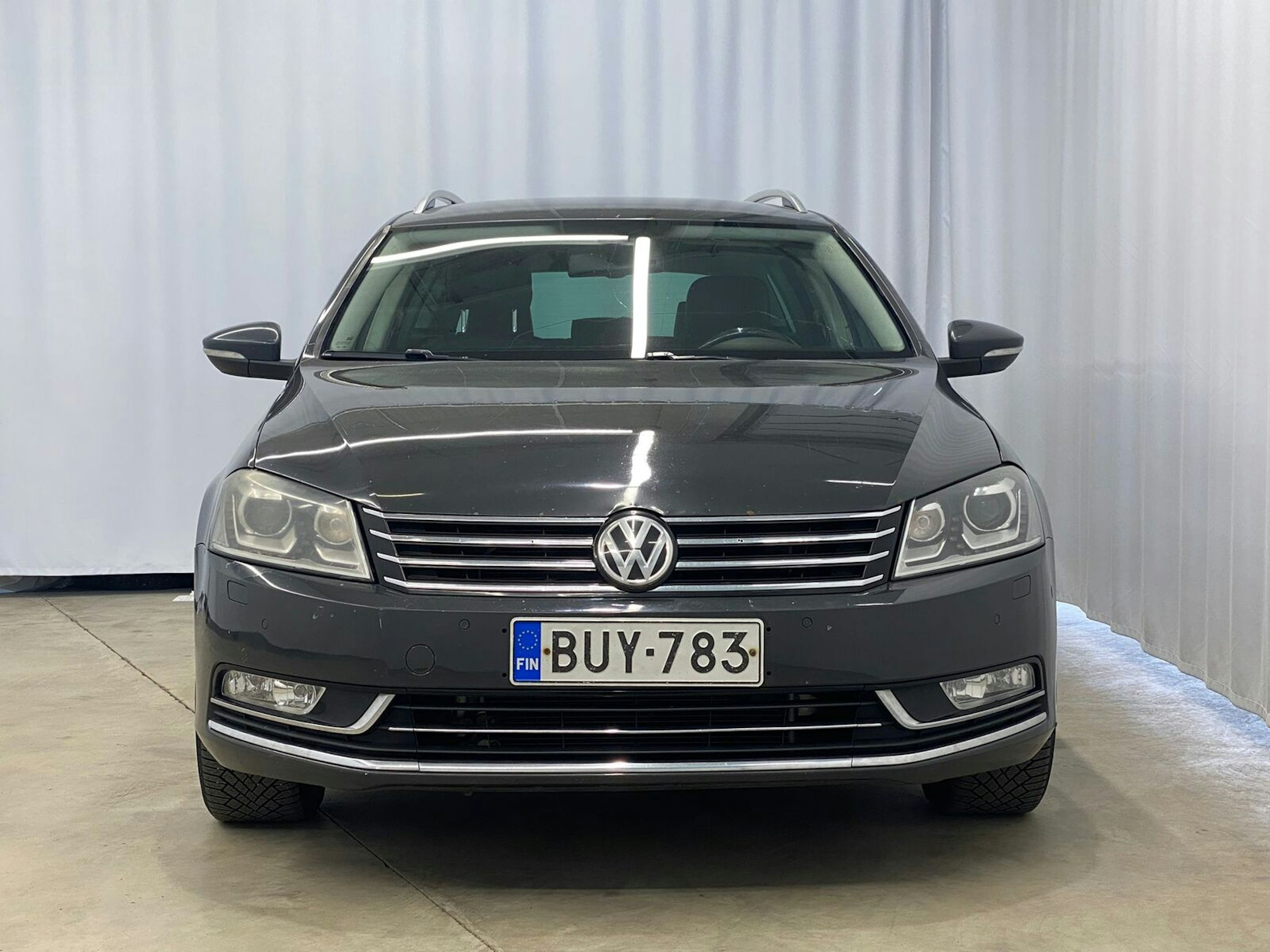 harmaa Volkswagen Passat 2012 kuva 2.