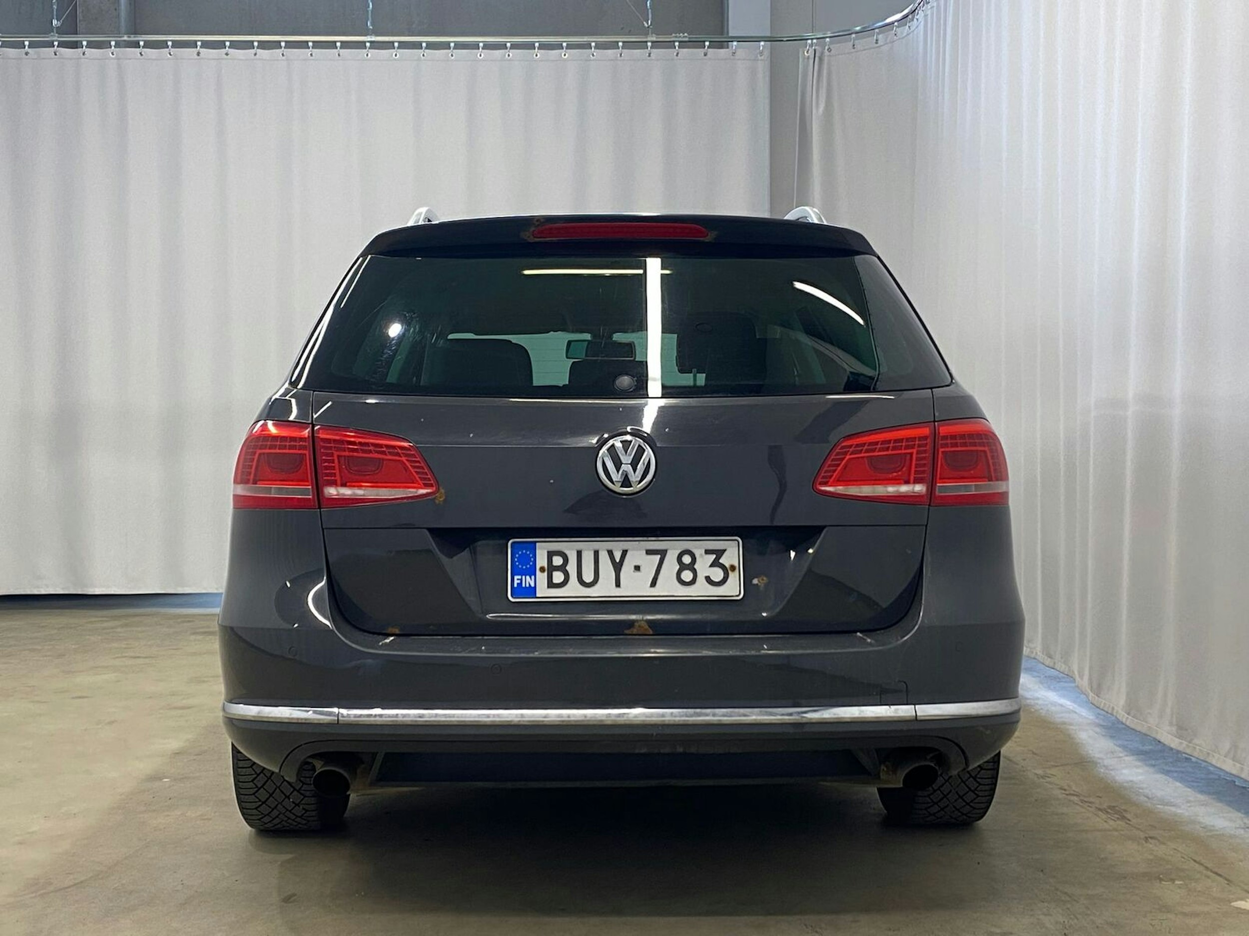 harmaa Volkswagen Passat 2012 kuva 4.
